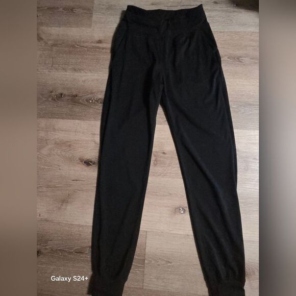 Lululemons Women's Black Jogger Pants - Picture 3 of 11